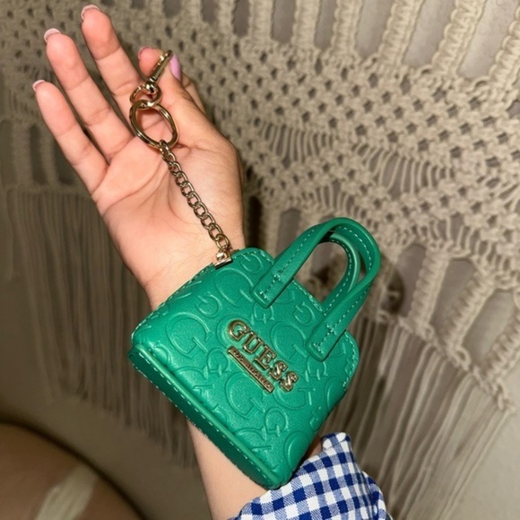 GUESS Keychain - Picture 1 of 6